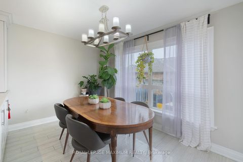 Photo 16 at 33 La Neve Avenue, Sonoma Heights, Vaughan