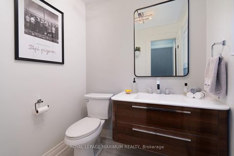 Photo 17 at 33 La Neve Avenue, Sonoma Heights, Vaughan