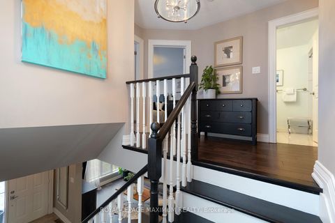 Photo 19 at 33 La Neve Avenue, Sonoma Heights, Vaughan