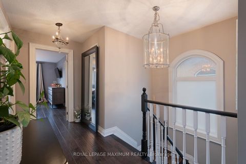 Photo 21 at 33 La Neve Avenue, Sonoma Heights, Vaughan