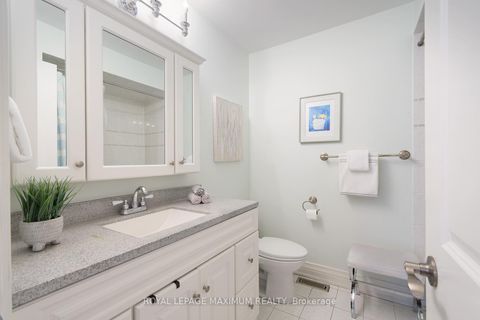 Photo 29 at 33 La Neve Avenue, Sonoma Heights, Vaughan