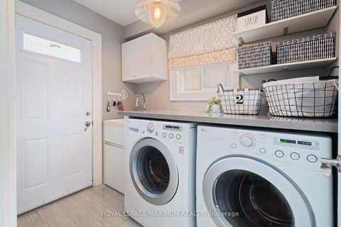 Photo 37 at 33 La Neve Avenue, Sonoma Heights, Vaughan