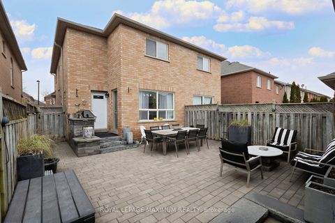 Photo 38 at 33 La Neve Avenue, Sonoma Heights, Vaughan