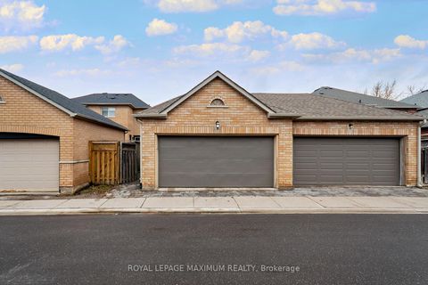 Photo 42 at 33 La Neve Avenue, Sonoma Heights, Vaughan