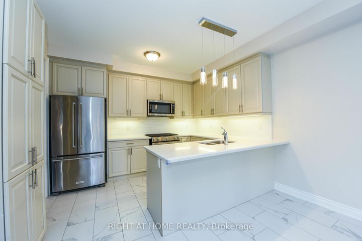 Photo 16 at 3 Prairie Creek Crescent, Bram West, Brampton