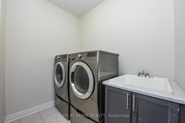 Photo 21 at 3 Prairie Creek Crescent, Bram West, Brampton