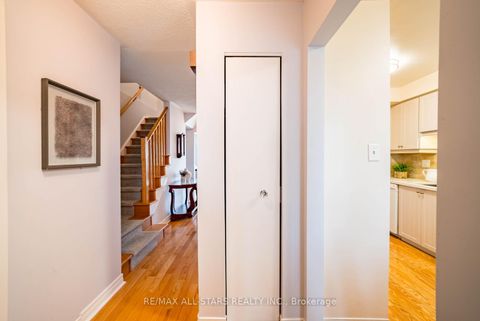 Photo 7 at 25 Thistlewaite Crescent, Malvern West, Toronto