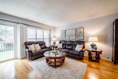 Photo 19 at 25 Thistlewaite Crescent, Malvern West, Toronto