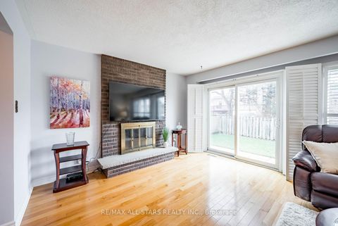 Photo 22 at 25 Thistlewaite Crescent, Malvern West, Toronto