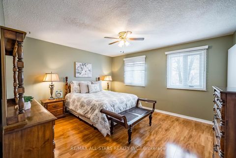 Photo 26 at 25 Thistlewaite Crescent, Malvern West, Toronto