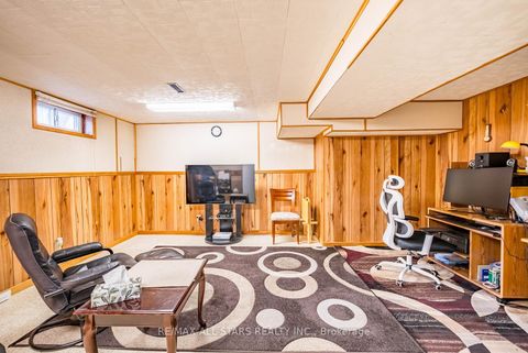 Photo 34 at 25 Thistlewaite Crescent, Malvern West, Toronto