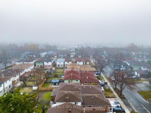 Photo 42 at 25 Thistlewaite Crescent, Malvern West, Toronto