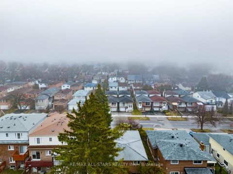 Photo 43 at 25 Thistlewaite Crescent, Malvern West, Toronto