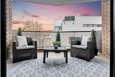 Photo 4 at 303 - 350 Lonsdale Road, Forest Hill South, Toronto