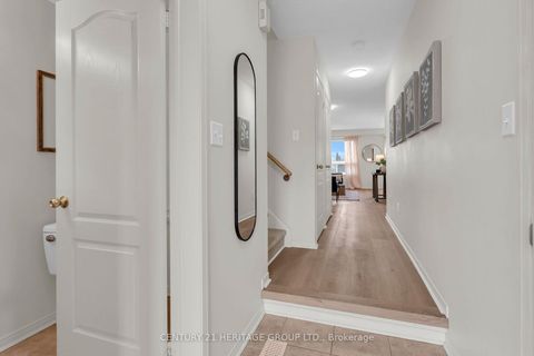 Photo 4 at 129 Hartford Crescent, Summerhill Estates, Newmarket