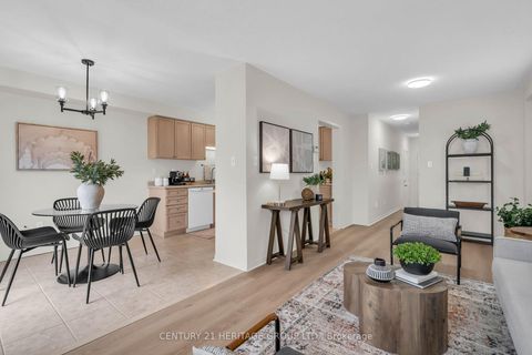 Photo 12 at 129 Hartford Crescent, Summerhill Estates, Newmarket