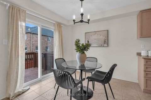 Photo 13 at 129 Hartford Crescent, Summerhill Estates, Newmarket