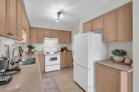 Photo 17 at 129 Hartford Crescent, Summerhill Estates, Newmarket