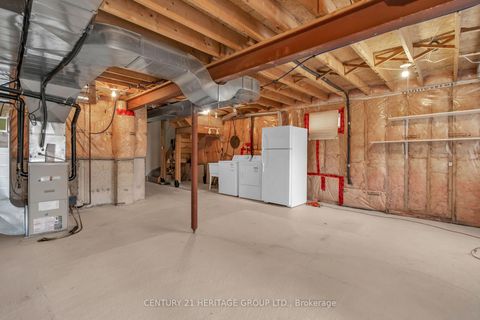 Photo 33 at 129 Hartford Crescent, Summerhill Estates, Newmarket