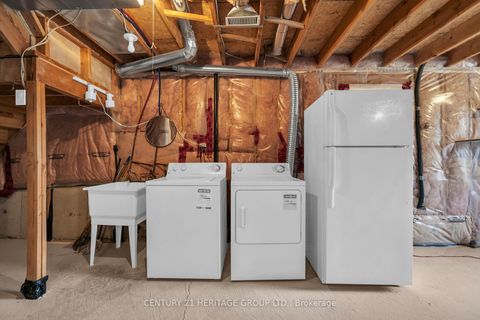 Photo 34 at 129 Hartford Crescent, Summerhill Estates, Newmarket