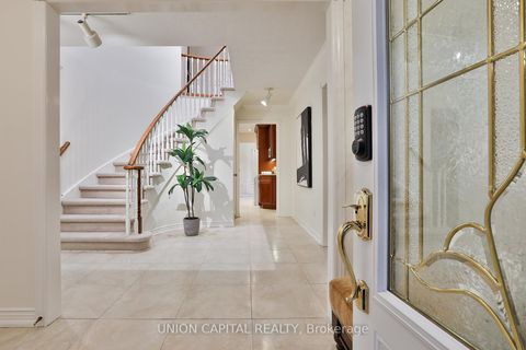 Photo 2 at 2 Mair Court, North Richvale, Richmond Hill