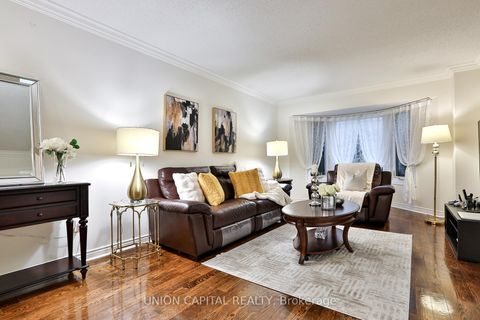 Photo 4 at 2 Mair Court, North Richvale, Richmond Hill