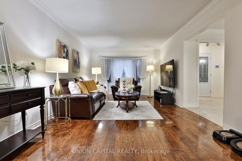 Photo 7 at 2 Mair Court, North Richvale, Richmond Hill