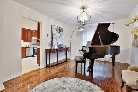 Photo 8 at 2 Mair Court, North Richvale, Richmond Hill