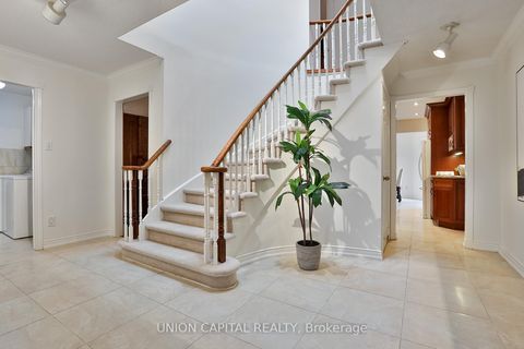 Photo 15 at 2 Mair Court, North Richvale, Richmond Hill