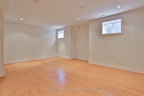 Photo 32 at 2 Mair Court, North Richvale, Richmond Hill