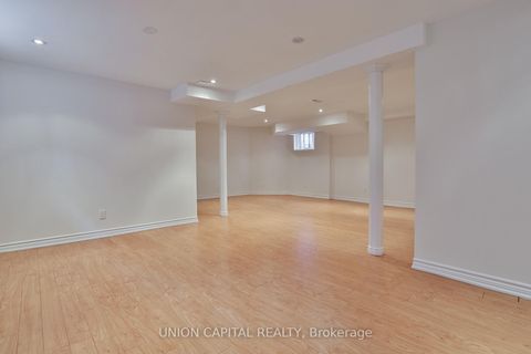 Photo 33 at 2 Mair Court, North Richvale, Richmond Hill