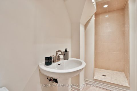 Photo 36 at 2 Mair Court, North Richvale, Richmond Hill