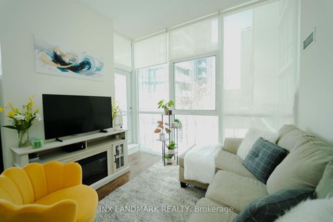 Photo 11 at 517 - 4070 Confederation Parkway, City Centre, Mississauga