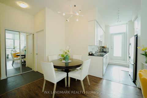 Photo 12 at 517 - 4070 Confederation Parkway, City Centre, Mississauga