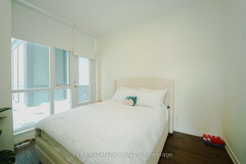 Photo 13 at 517 - 4070 Confederation Parkway, City Centre, Mississauga