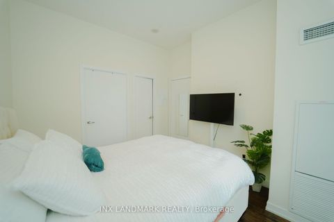 Photo 14 at 517 - 4070 Confederation Parkway, City Centre, Mississauga