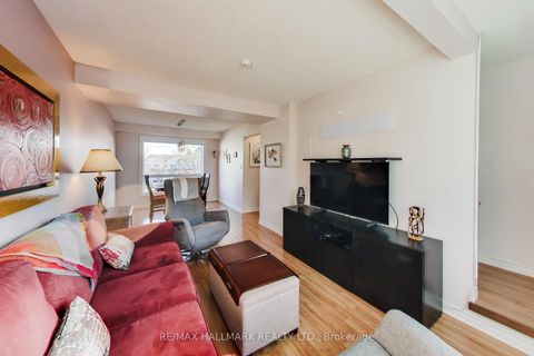 Photo 12 at 94 William Curtis Circle, College Manor, Newmarket