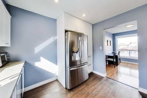 Photo 19 at 94 William Curtis Circle, College Manor, Newmarket