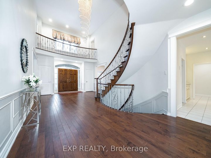 Photo 6 at 10 Edmund Crescent, Bayview Hill, Richmond Hill