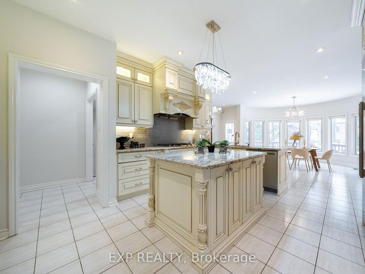 Photo 15 at 10 Edmund Crescent, Bayview Hill, Richmond Hill