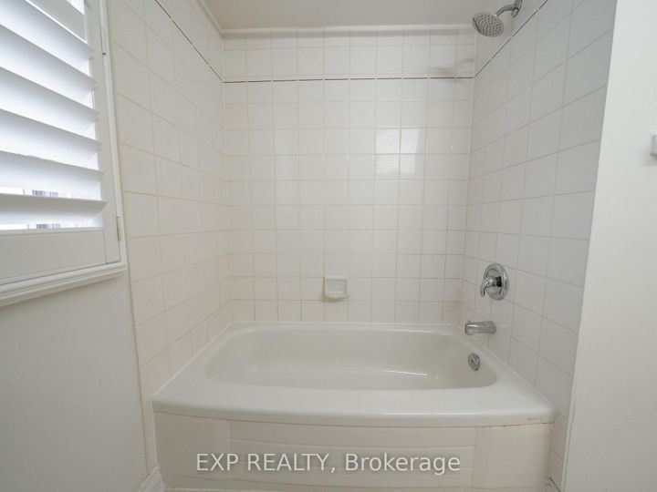 Photo 32 at 10 Edmund Crescent, Bayview Hill, Richmond Hill