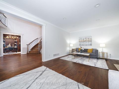 Photo 9 at 10 Edmund Crescent, Bayview Hill, Richmond Hill