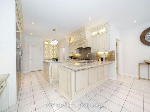 Photo 18 at 10 Edmund Crescent, Bayview Hill, Richmond Hill