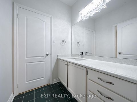 Photo 37 at 10 Edmund Crescent, Bayview Hill, Richmond Hill