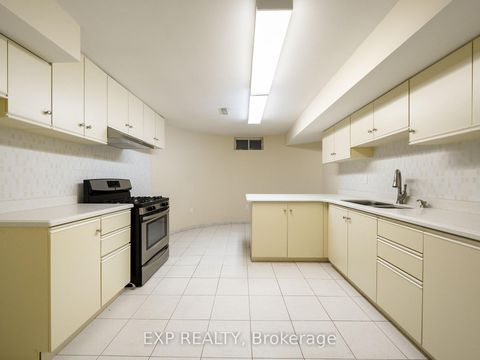 Photo 45 at 10 Edmund Crescent, Bayview Hill, Richmond Hill