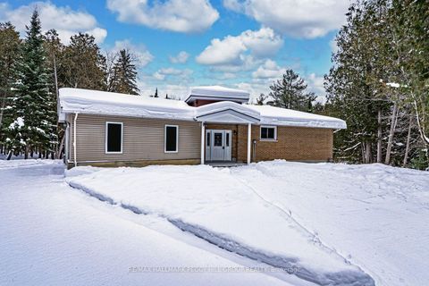 Photo 4 at 537 Huronia Road, 400 East, Barrie