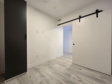 Photo 4 at 1304 - 2 Augusta Avenue, Waterfront Communities C1, Toronto