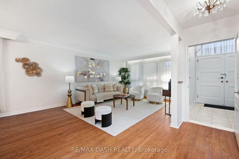 Photo 5 at 48 Russfax Drive, Branson, Toronto