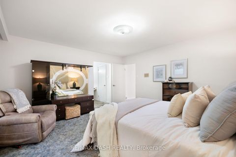 Photo 22 at 48 Russfax Drive, Branson, Toronto