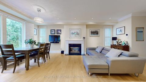 Photo 2 at TH25 - 9133 Bayview Avenue, Doncrest, Richmond Hill